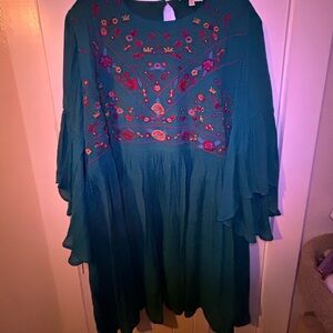 Umgee size 2x teal and emroidery flowy dress